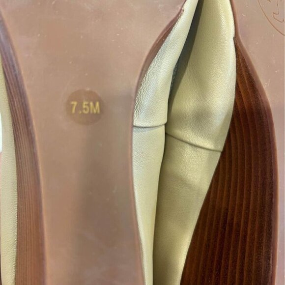 TORY BURCH woman’s wedges. New! The perfect neutral. Classic bow. Size 7.5. - Picture 6 of 9